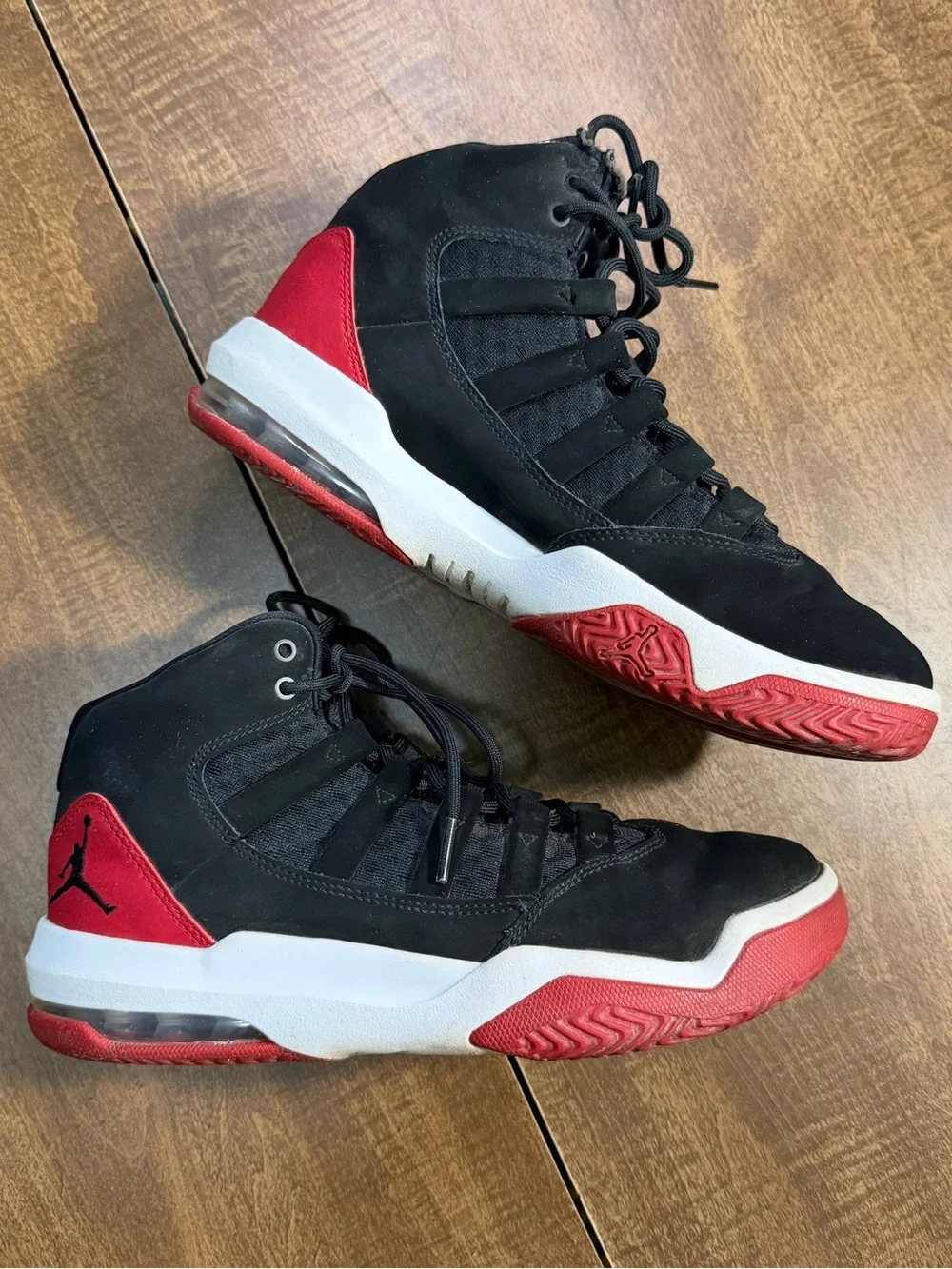 Air Jordan Max Aura 5 – Black/Gym Red/White (AQ9084-023)